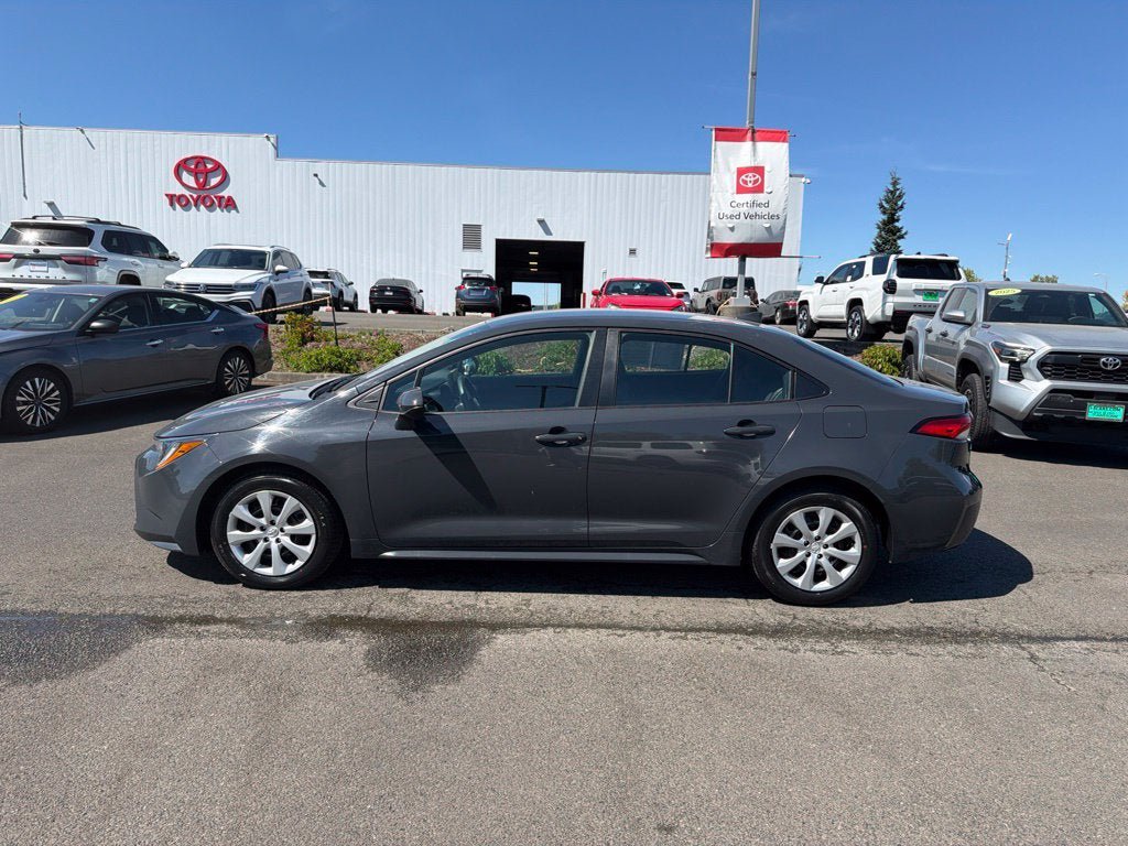 Used 2024 Toyota Corolla LE FWD image 10