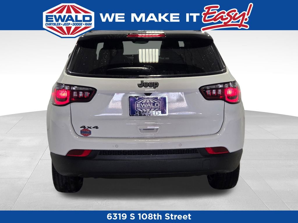 New 2026 Jeep Compass Limited image 18