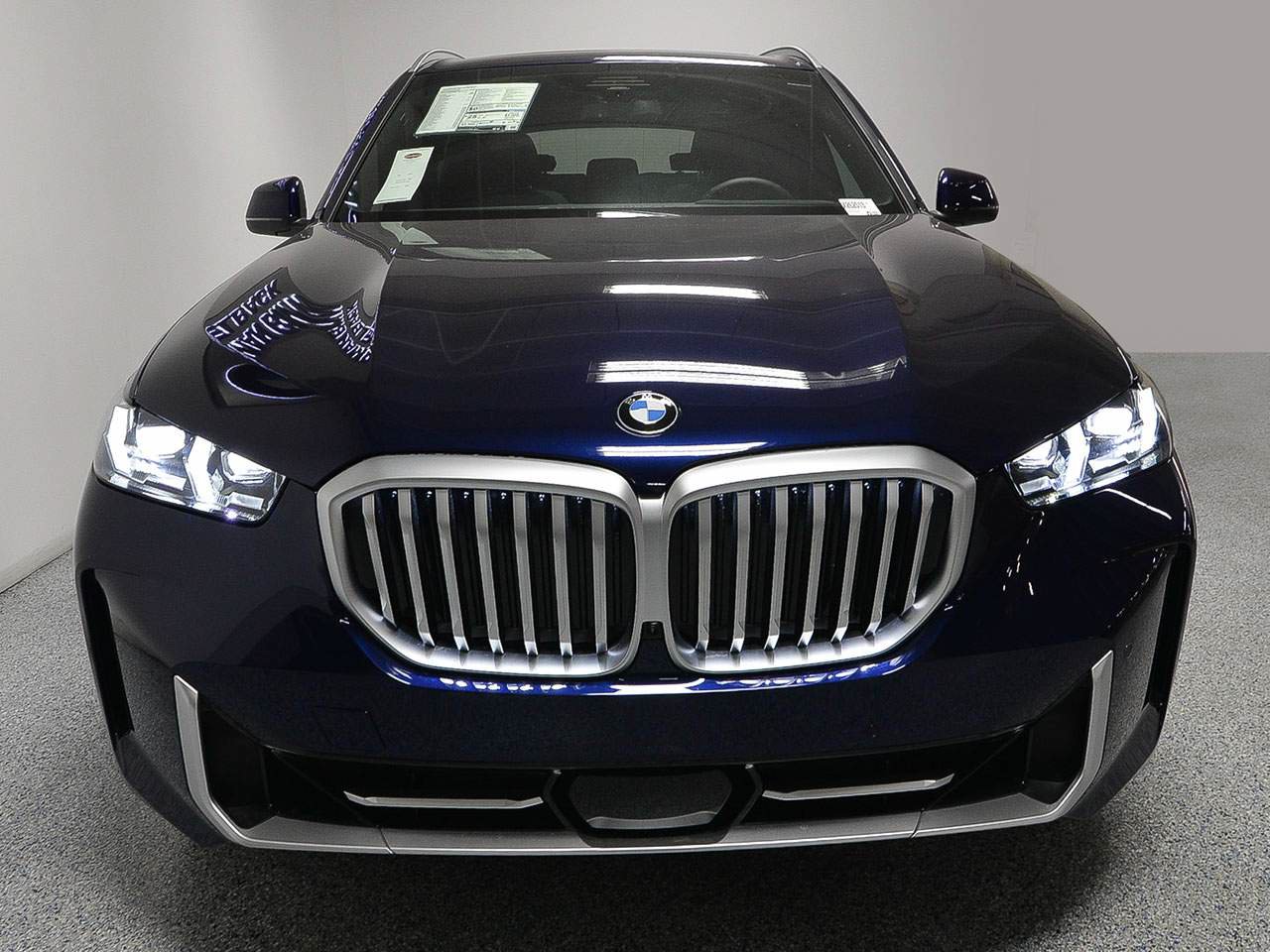 Used 2026 BMW X5 xDrive40i w/ Executive Package AWD/4WD image 2