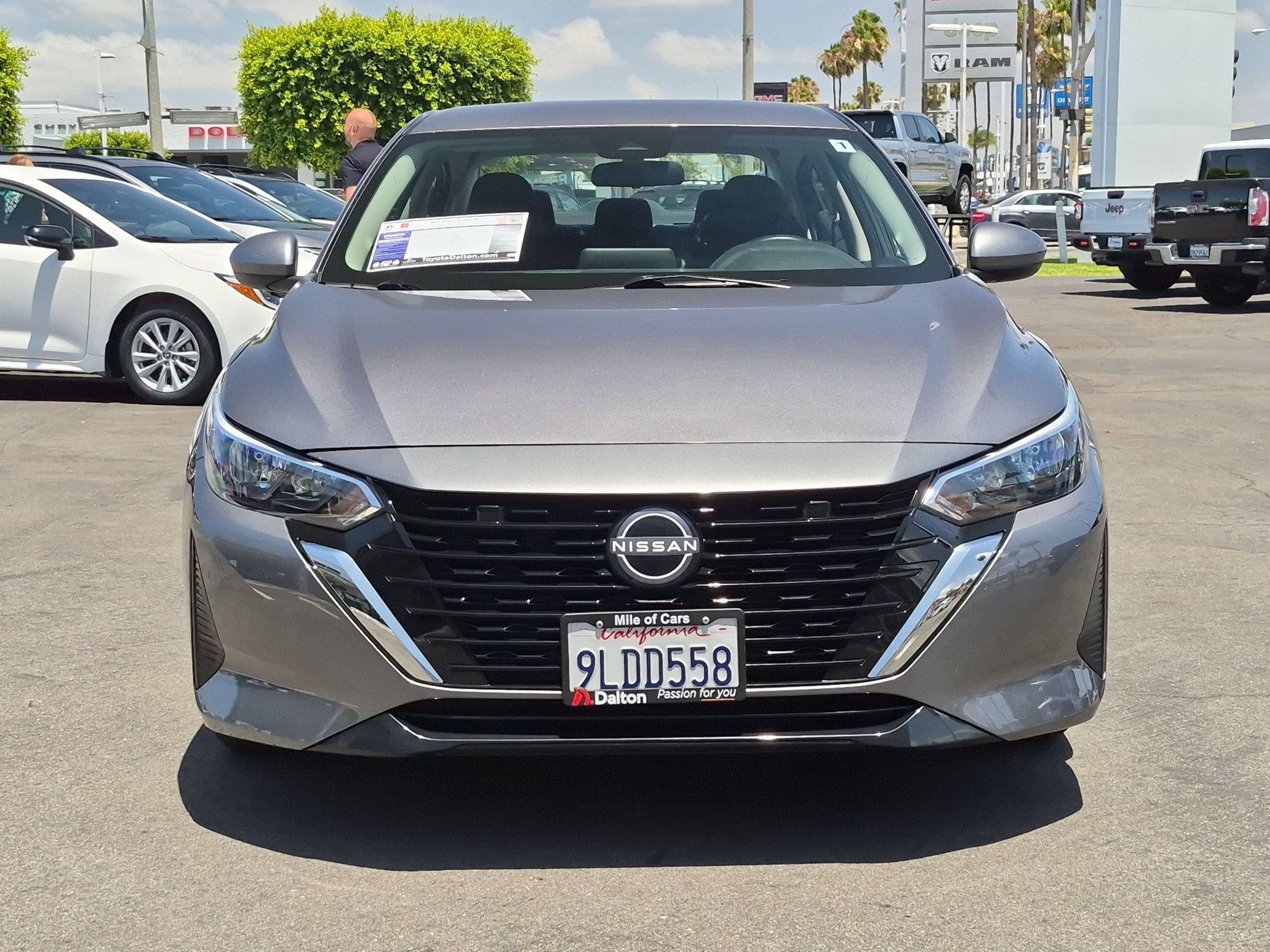 Used 2024 Nissan Sentra SV FWD image 3