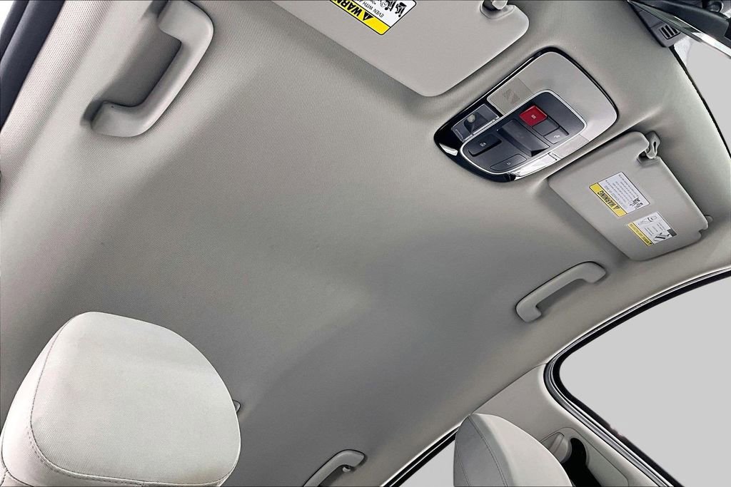 Used 2025 Hyundai Tucson SE image 22