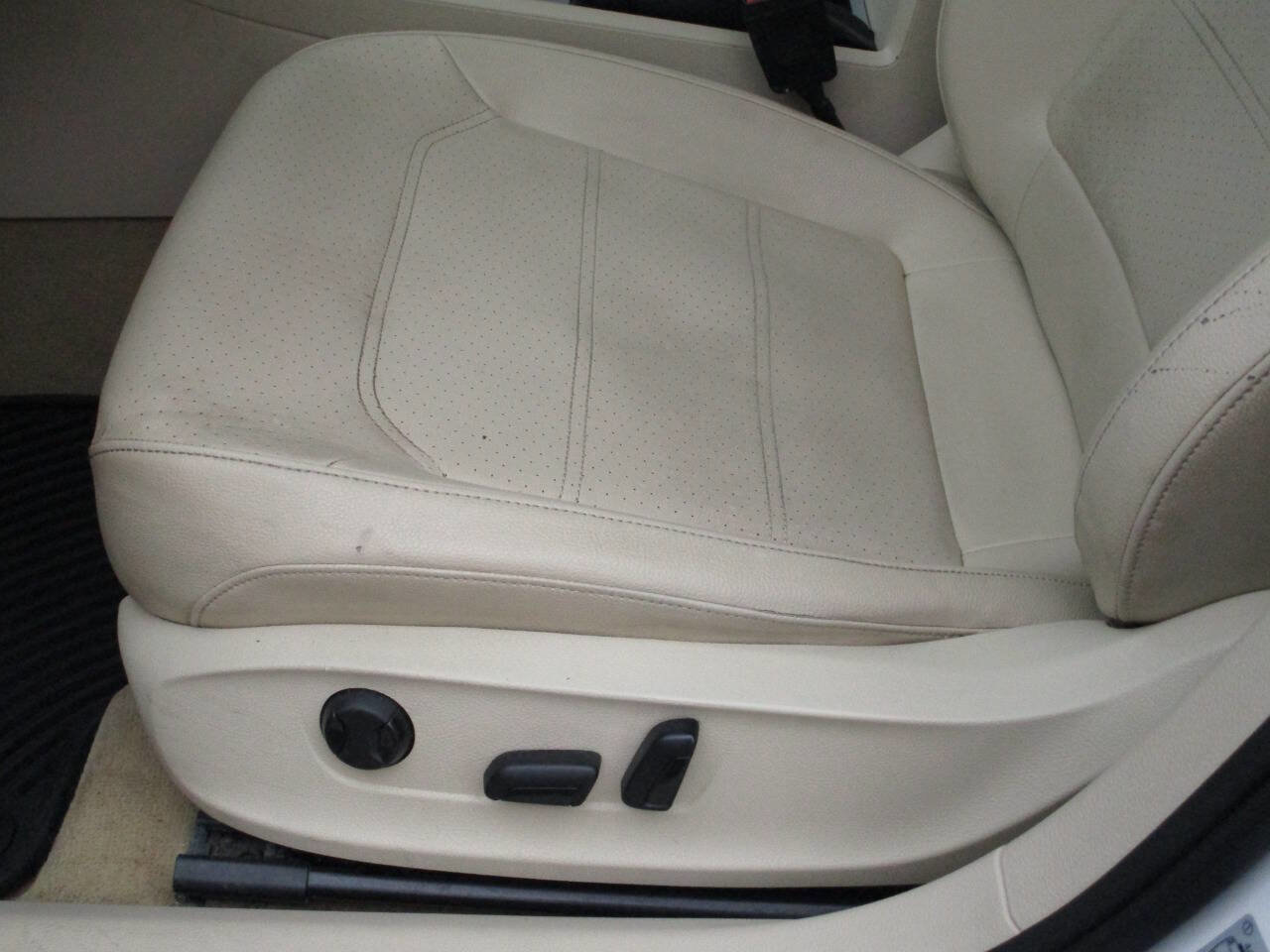 Used 2012 Volkswagen Passat 2.5 SE FWD image 10