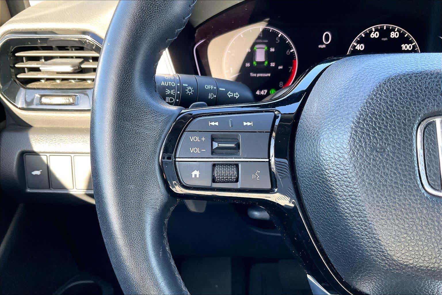 Used 2024 Honda Pilot Touring image 23
