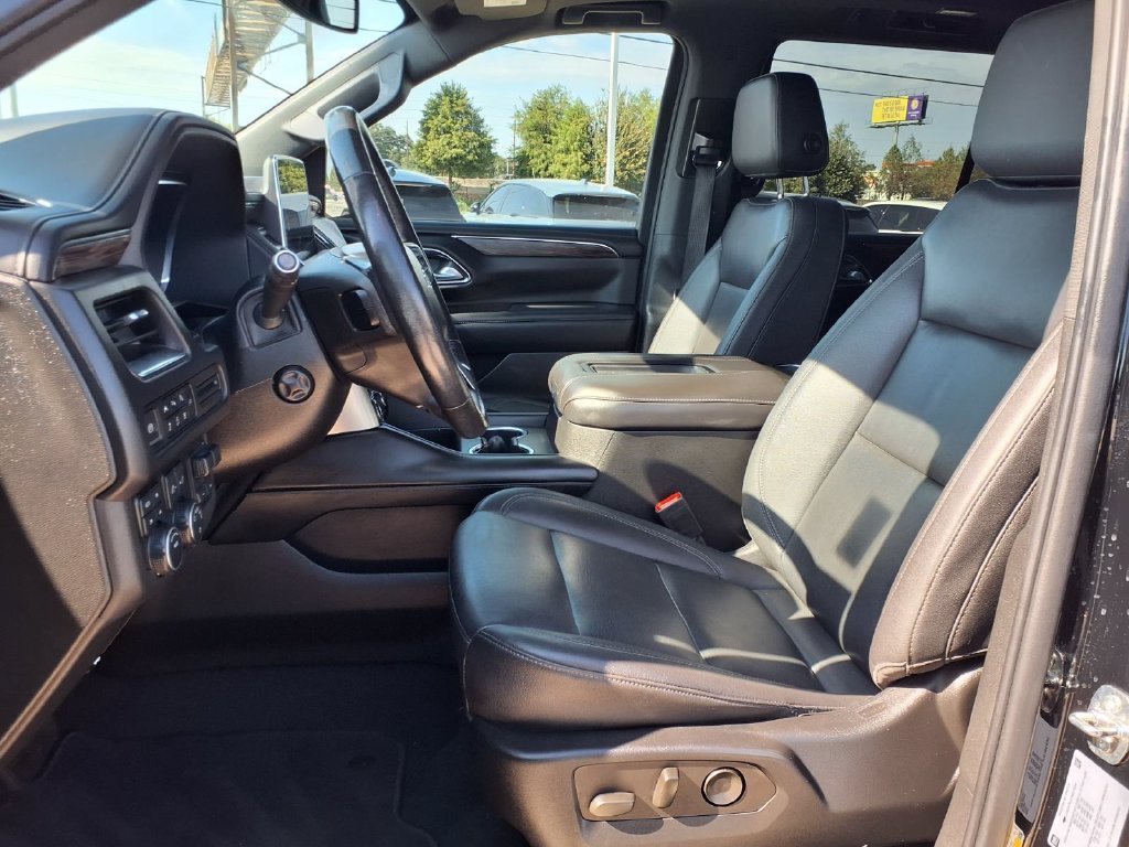Used 2022 Chevrolet Tahoe Z71 w/ Luxury Package AWD/4WD image 23