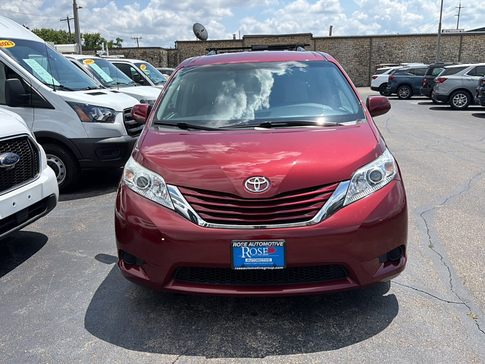 Used 2017 Toyota Sienna LE FWD image 2