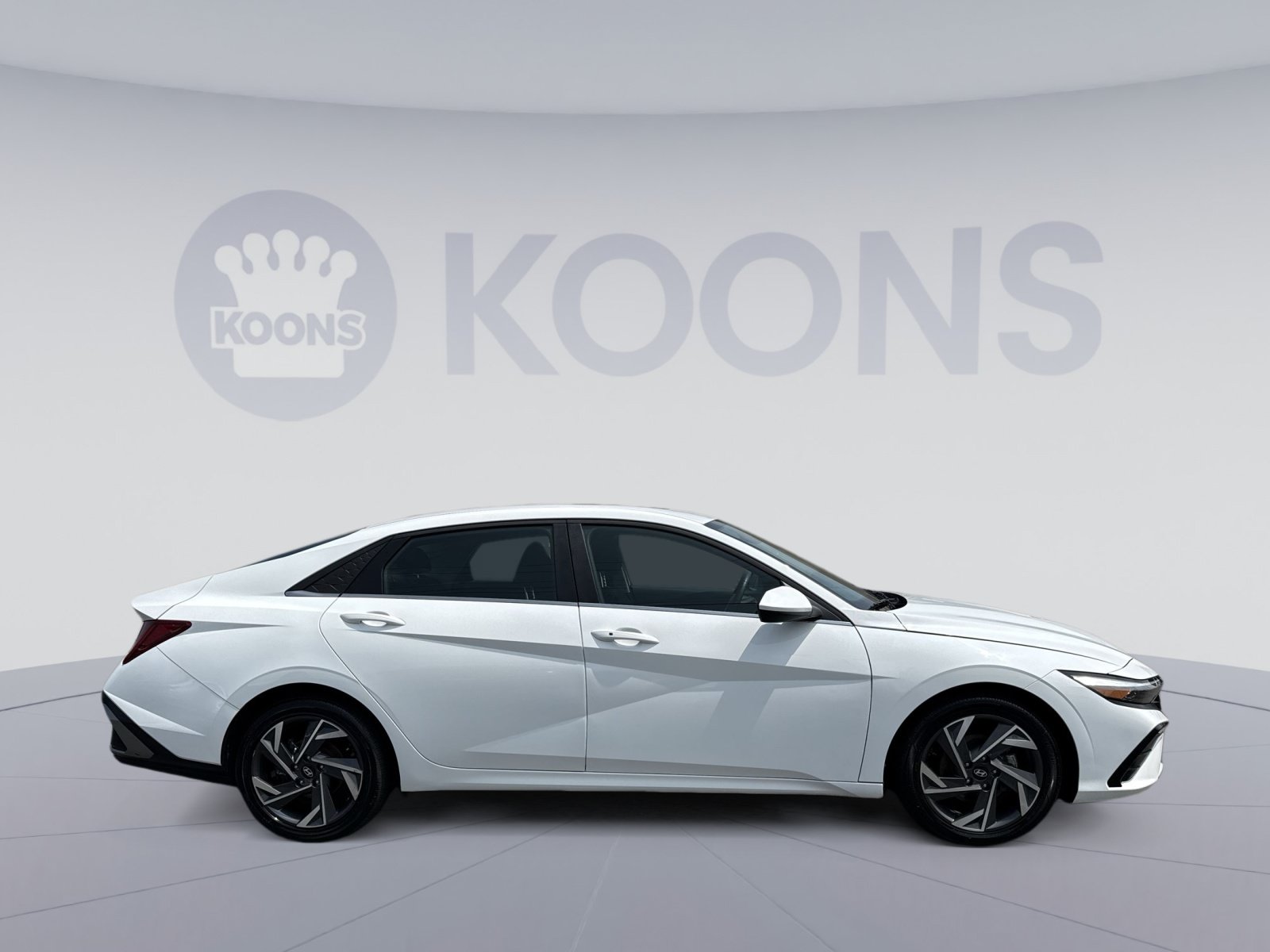 Certified 2025 Hyundai Elantra SEL FWD image 8