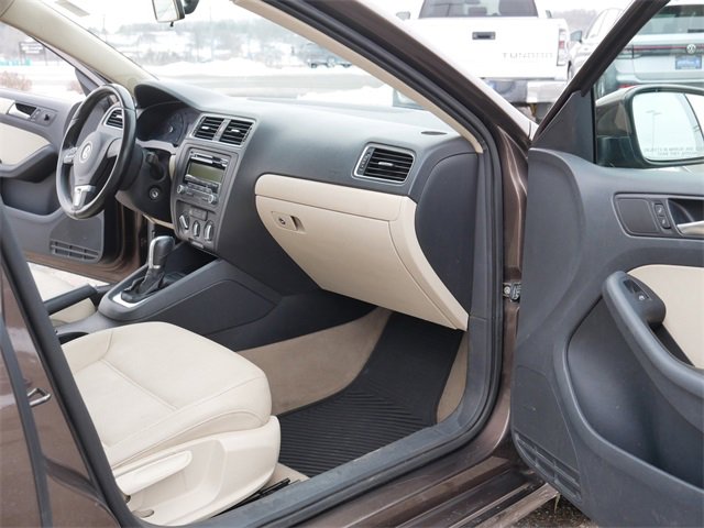 Used 2011 Volkswagen Jetta SE image 20
