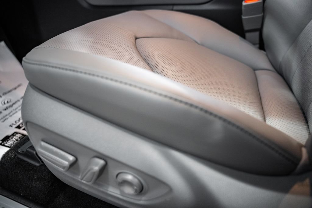 New 2026 Toyota Highlander Limited image 42