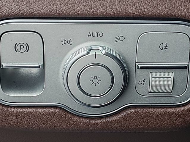 Used 2024 Mercedes-Benz GLE 350 4MATIC w/ Driver Assistance Package image 19