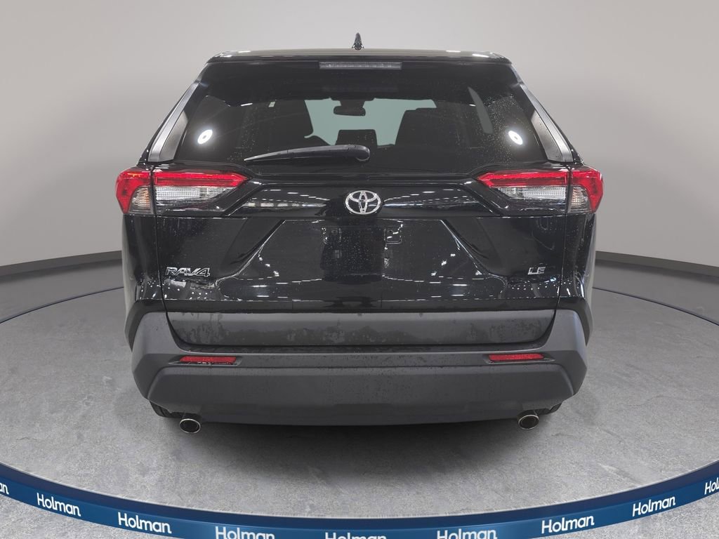 Used 2022 Toyota RAV4 LE FWD image 7