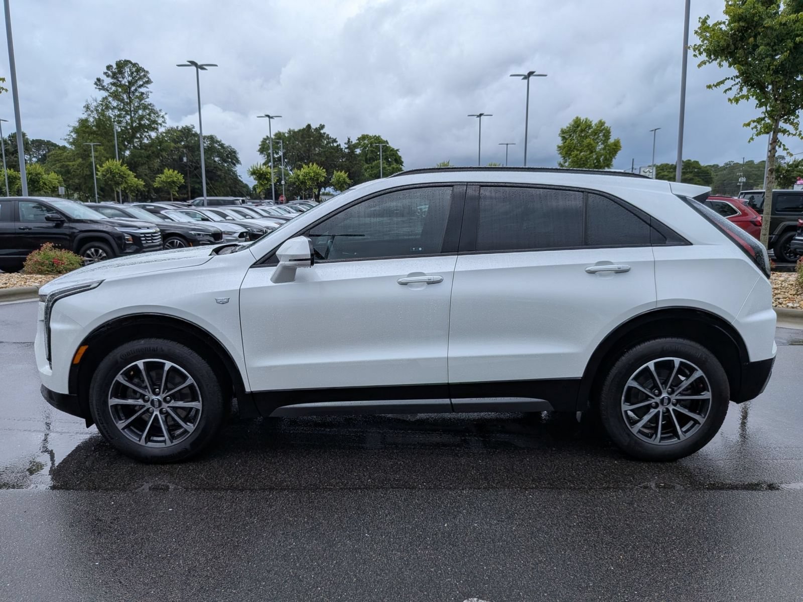 Used 2024 Cadillac XT4 Sport w/ Cold Weather Package FWD image 6