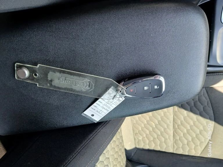 Used 2021 Chevrolet Equinox LT image 24