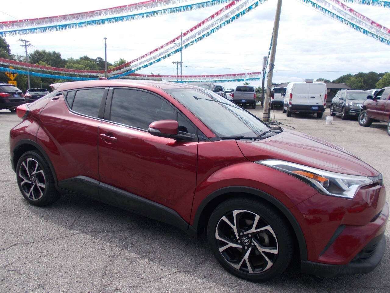 Used 2019 Toyota C-HR XLE FWD image 17