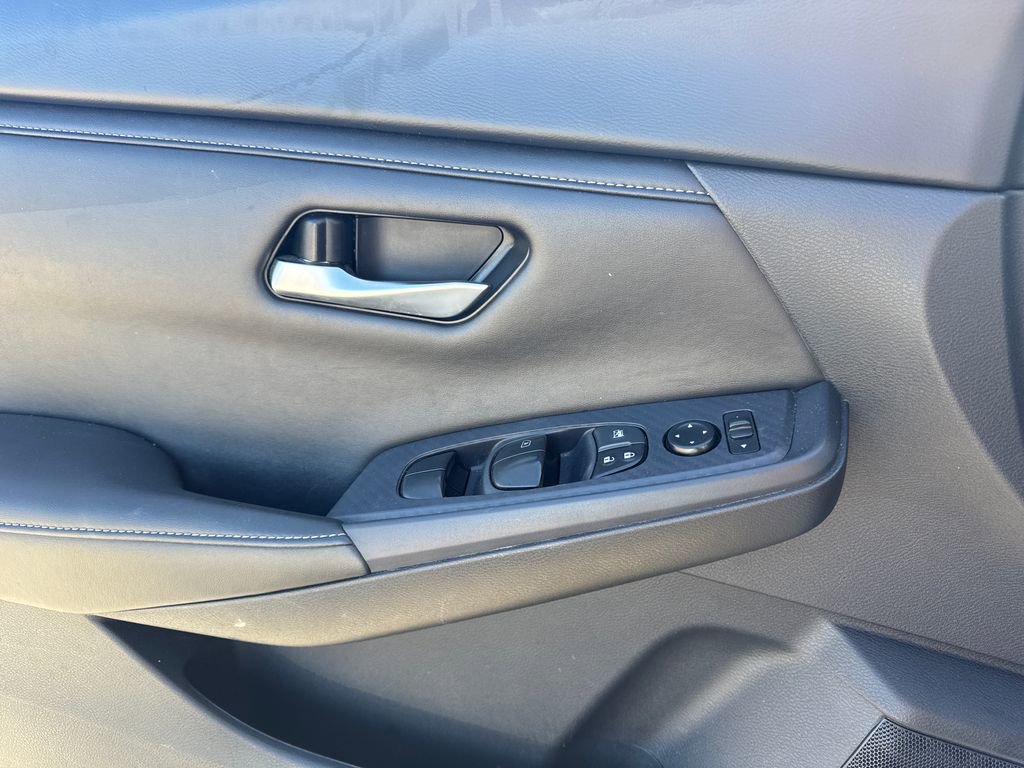 Used 2023 Nissan Sentra SV image 23