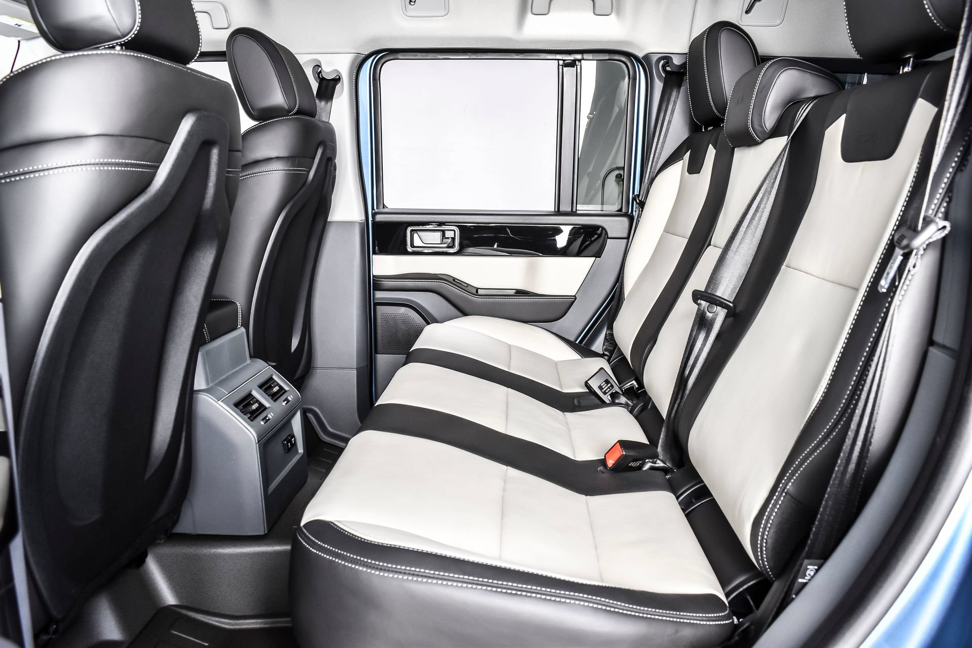 Used 2025 INEOS Grenadier AWD/4WD image 18