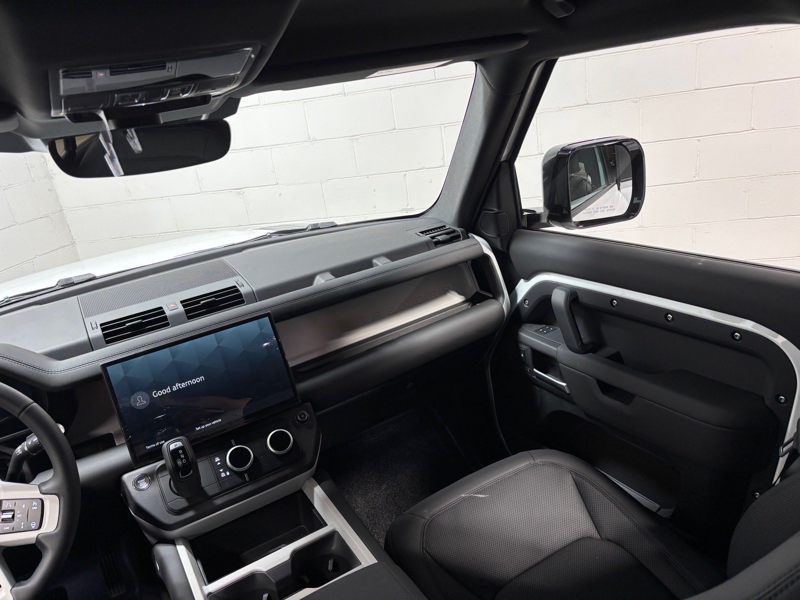 Used 2026 Land Rover Defender 110 X-Dynamic SE AWD/4WD image 37