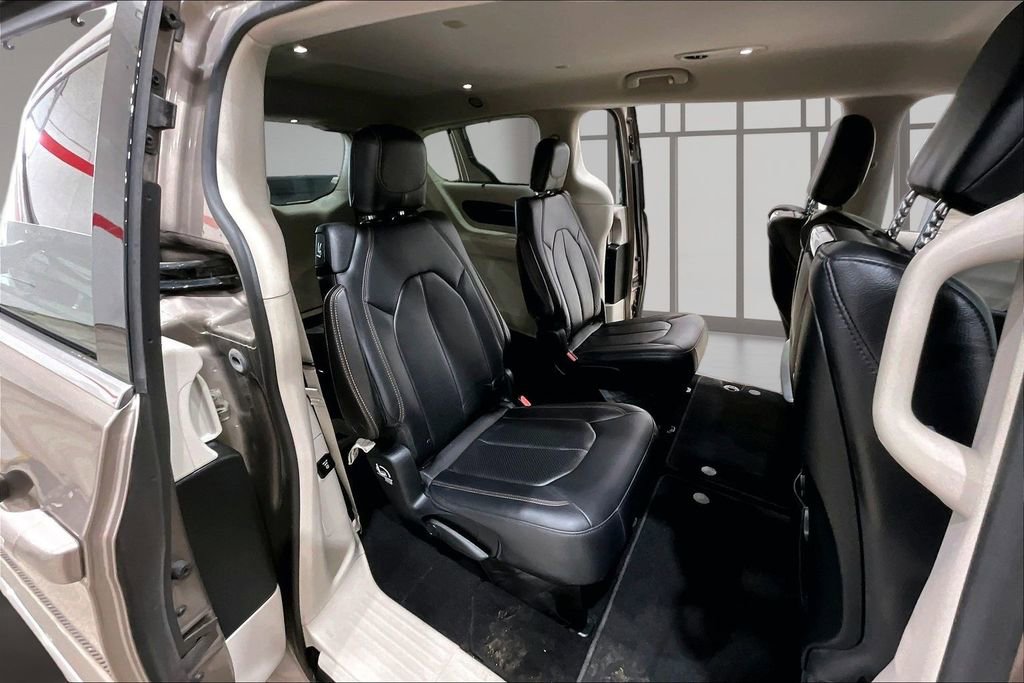Used 2018 Chrysler Pacifica Touring-L Plus w/ Advanced Safetytec Group image 26