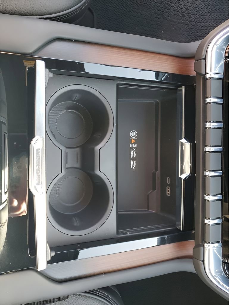 Certified 2025 GMC Yukon Denali image 40