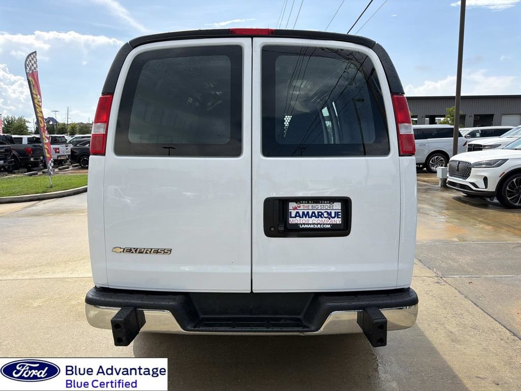 Used 2024 Chevrolet Express 2500 w/ Driver Convenience Package RWD image 9