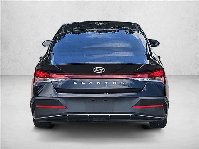 Used 2024 Hyundai Elantra SEL FWD image 6