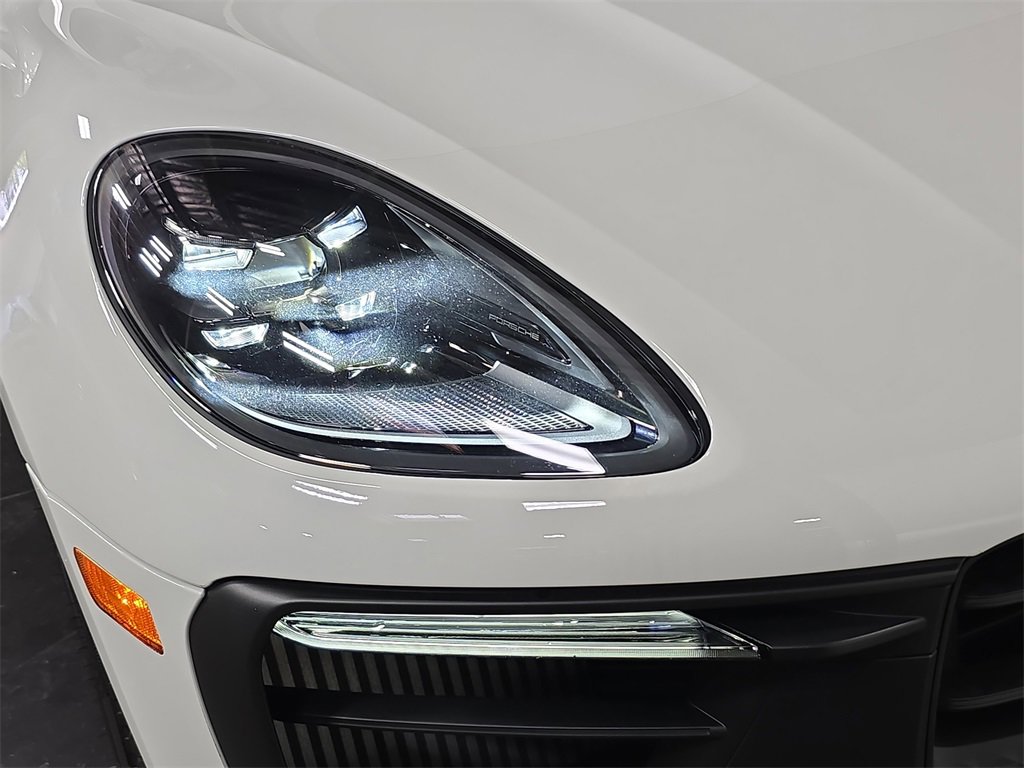 Certified 2025 Porsche Macan GTS image 12