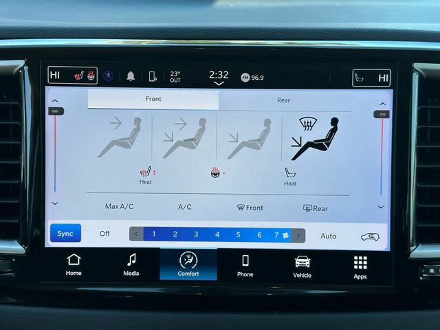 Used 2024 Chrysler Pacifica Touring-L FWD image 18