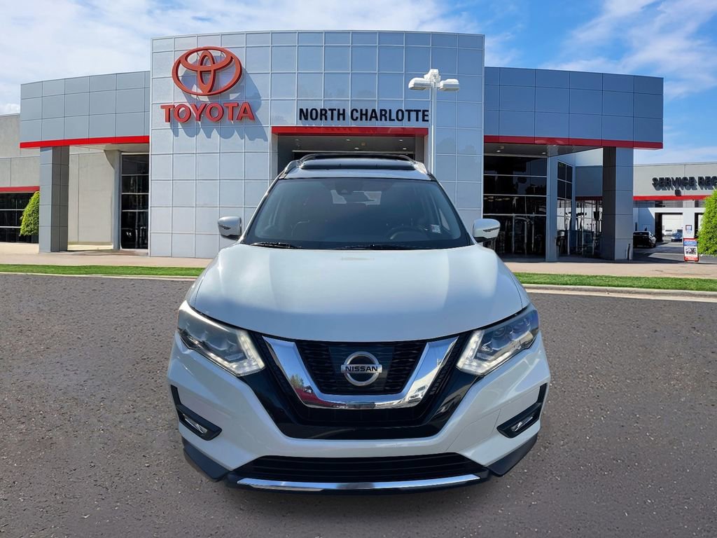 Used 2017 Nissan Rogue SL w/ SL Premium Package image 3