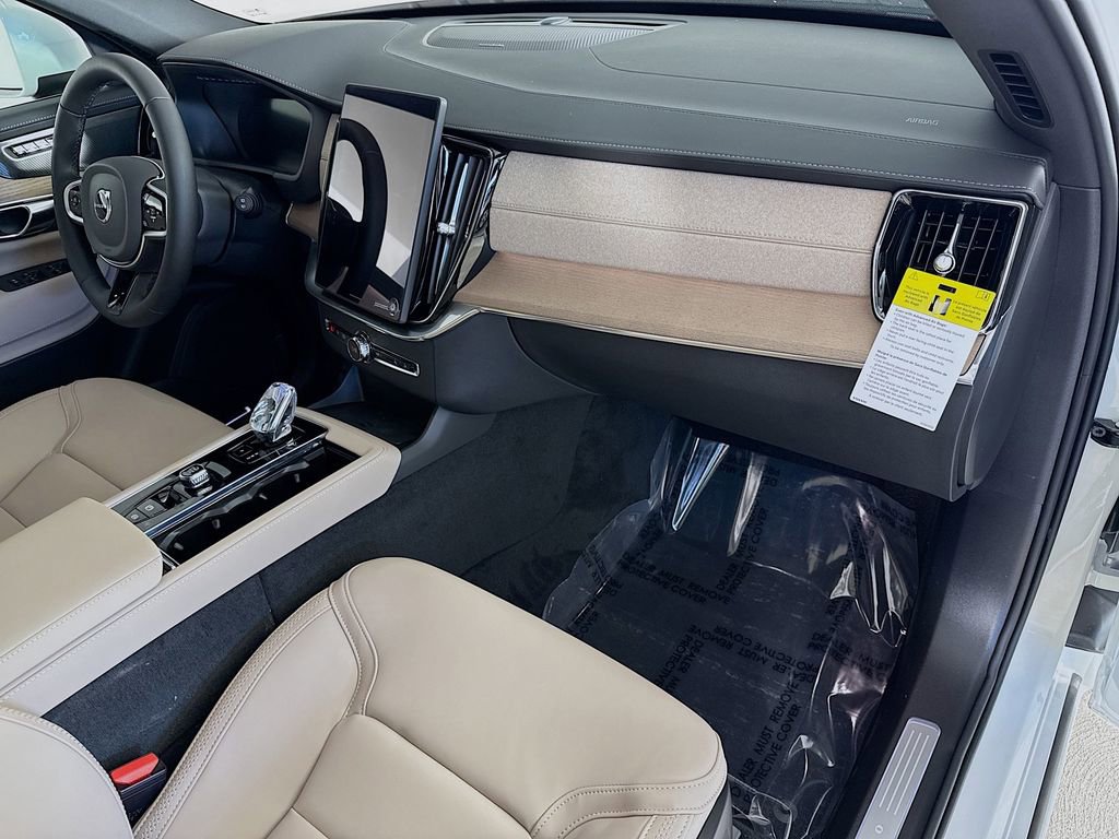 New 2026 Volvo XC90 T8 Plus w/ Protection Package Premier image 32