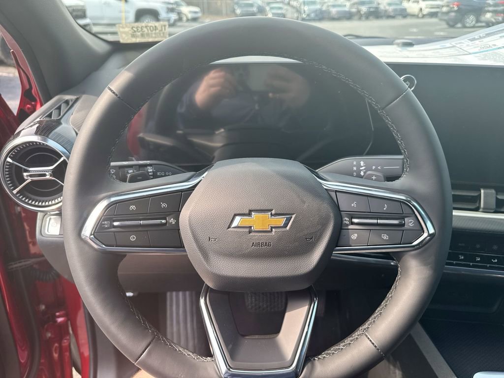 New 2026 Chevrolet Equinox LT w/ Convenience Package II FWD image 16