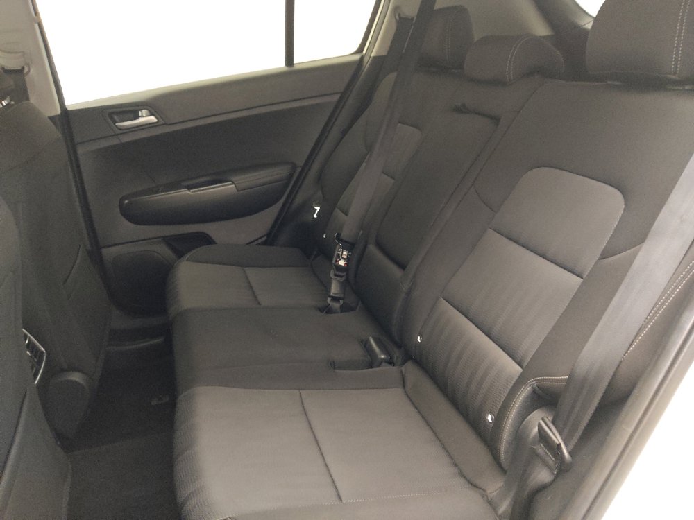 Used 2019 Kia Sportage LX image 18