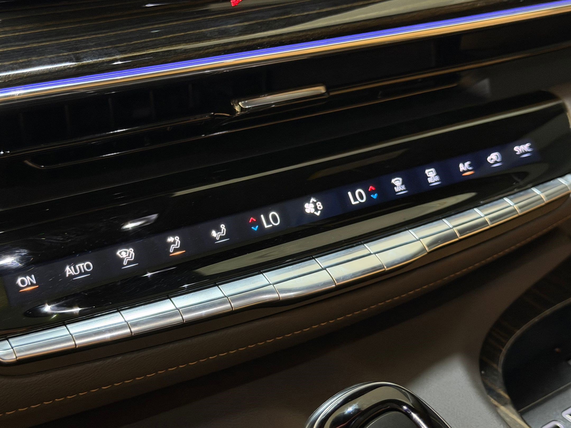 Certified 2023 Cadillac Escalade ESV Premium Luxury image 35