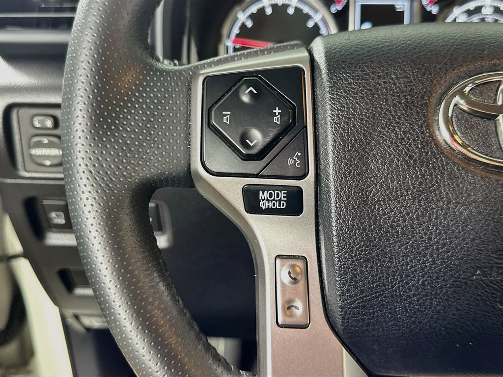 Used 2022 Toyota 4Runner Limited AWD/4WD image 23