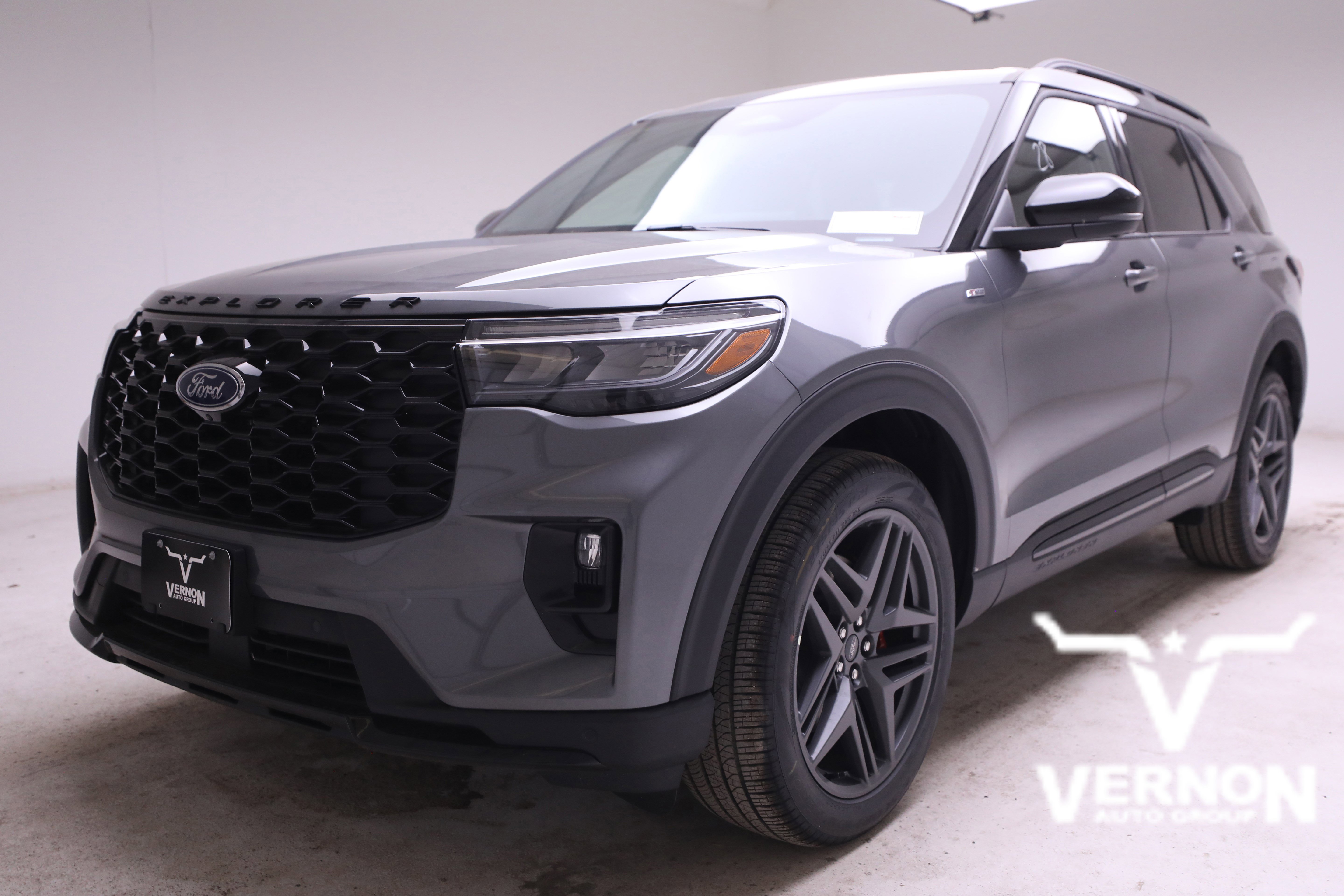 New 2025 Ford Explorer ST-Line w/ Premium Package