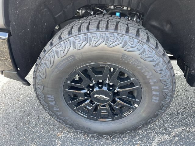 New 2026 Chevrolet Silverado 2500 ZR2 w/ LPO, Dark Essentials Package AWD/4WD image 10