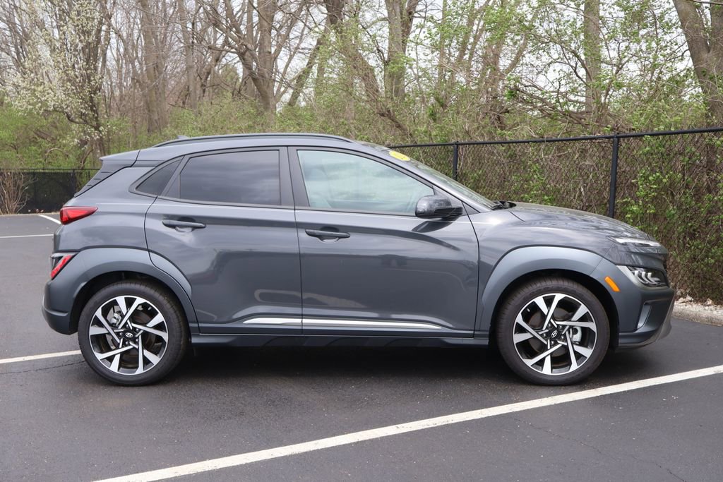 Used 2023 Hyundai Kona Limited w/ Cargo Package FWD image 10