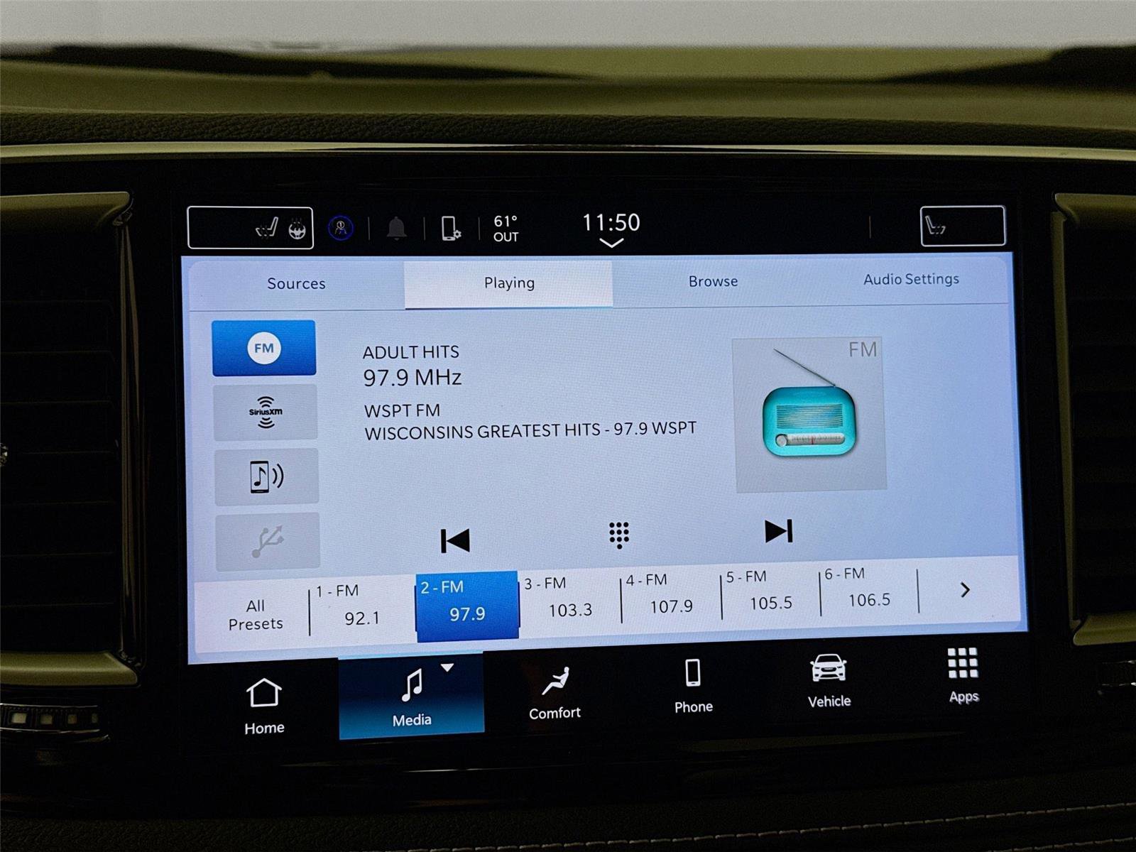 Used 2021 Chrysler Pacifica Touring-L AWD/4WD image 7