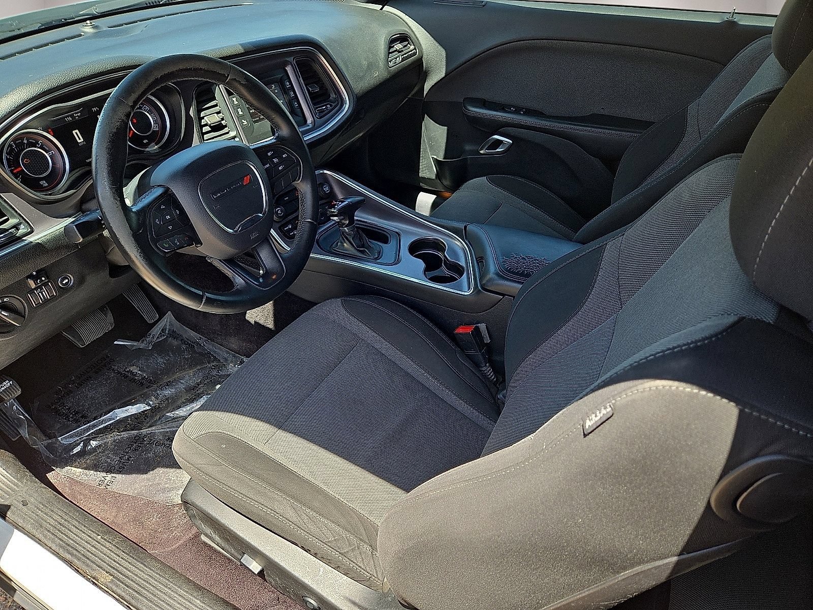 Used 2016 Dodge Challenger SXT RWD image 17