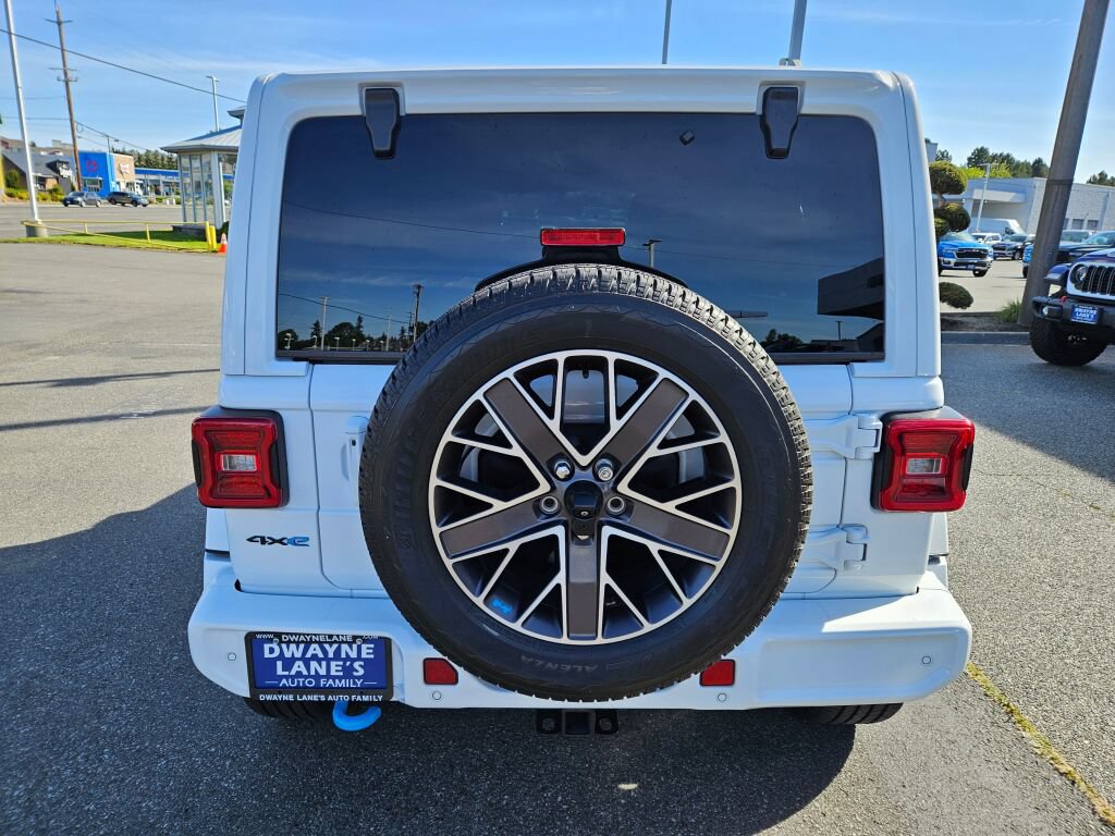 Used 2022 Jeep Wrangler Unlimited Sahara AWD/4WD image 4