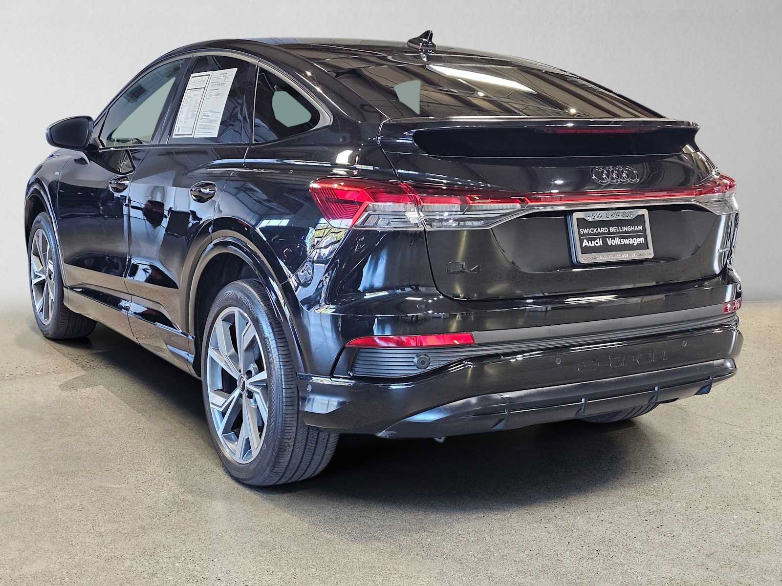 Used 2023 Audi Q4 e-tron Premium Plus w/ Premium Plus AWD/4WD image 5
