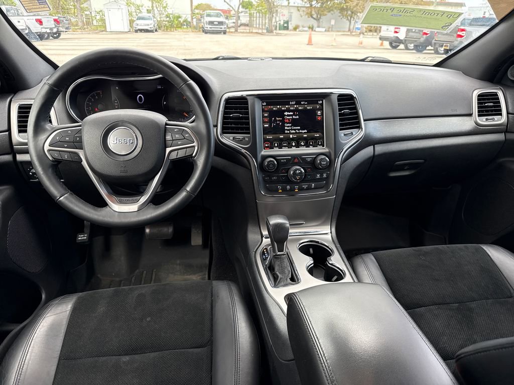 Used 2018 Jeep Grand Cherokee Laredo image 5