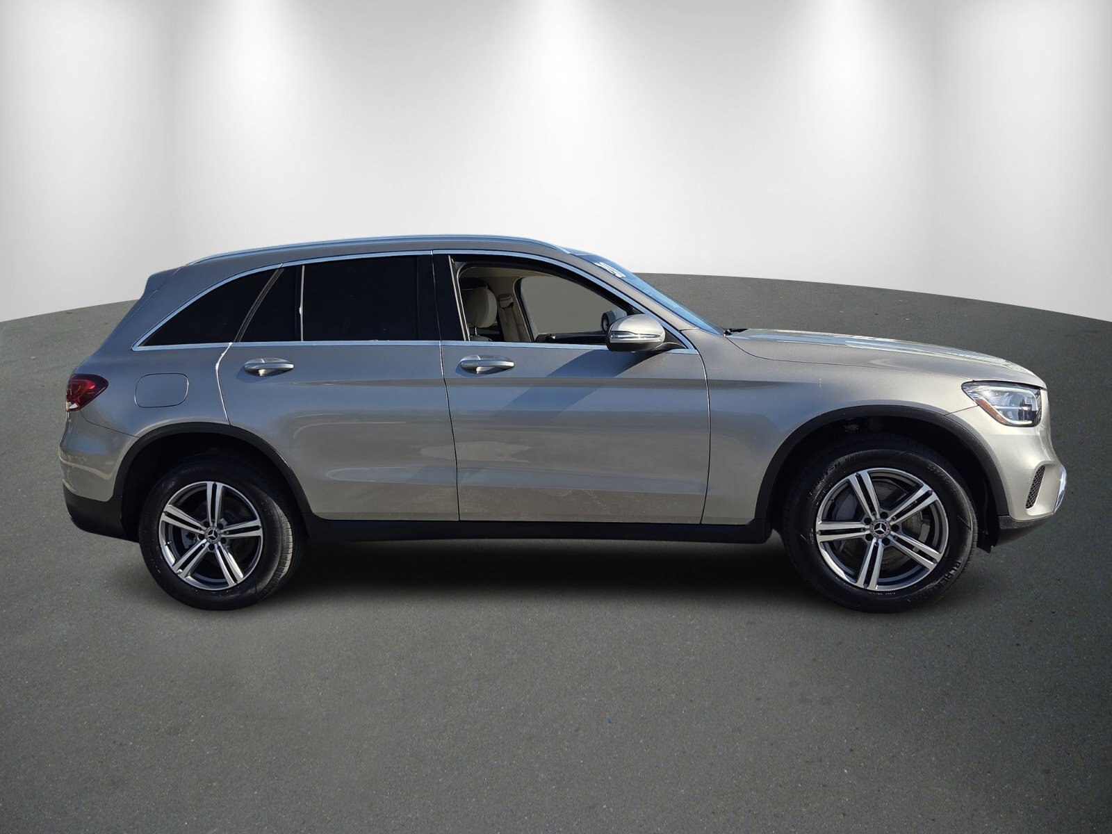 Used 2020 Mercedes-Benz GLC 300 image 8