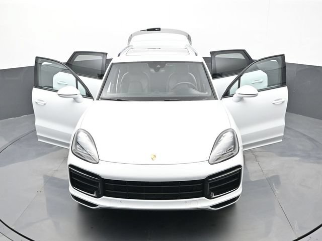 Certified 2021 Porsche Cayenne Turbo AWD/4WD image 32