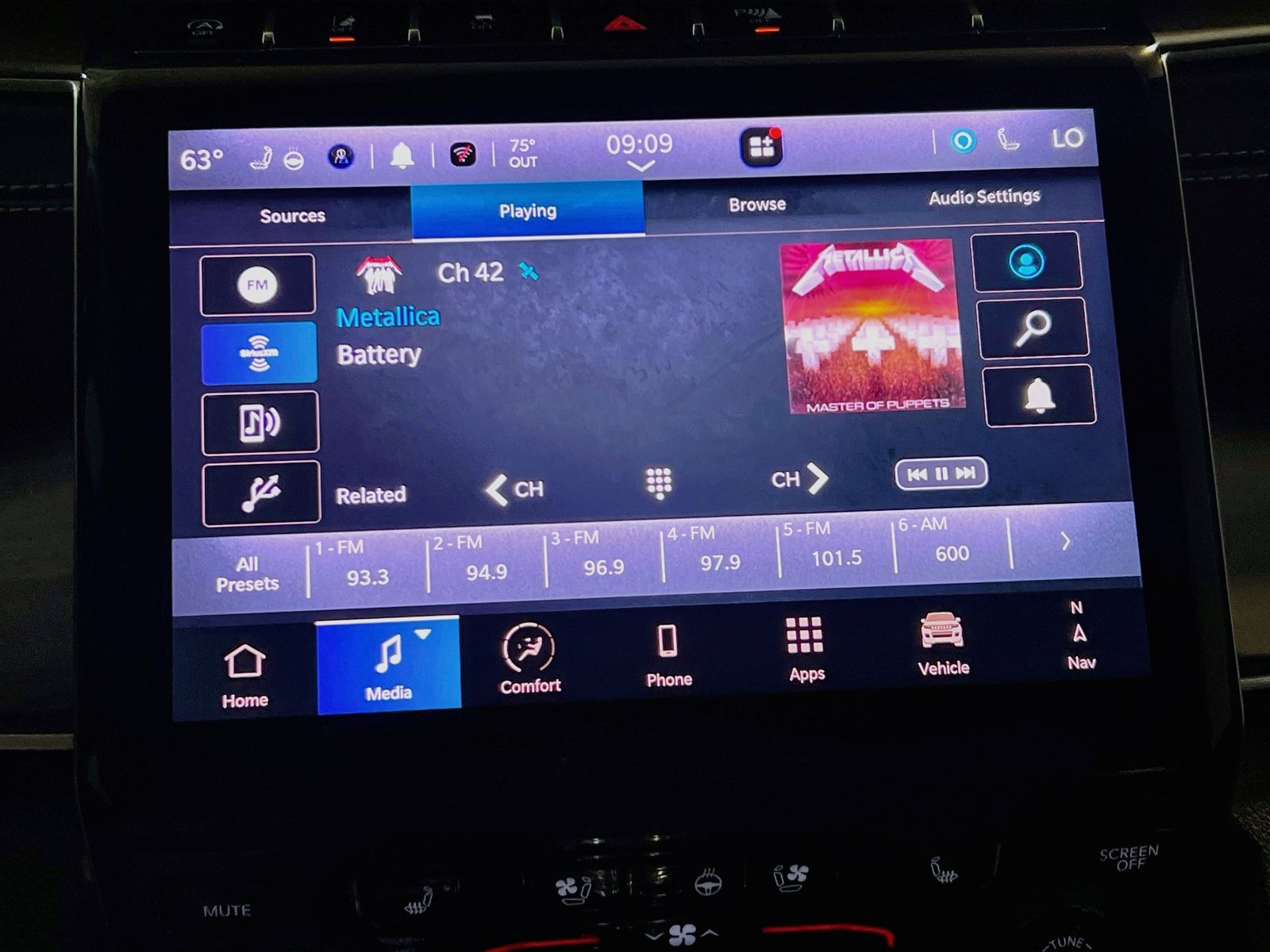 Used 2025 Jeep Grand Cherokee Limited w/ Luxury Tech Group II AWD/4WD image 11