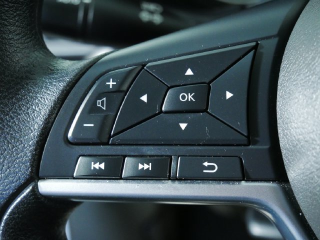 Used 2025 Nissan Sentra SV FWD image 24