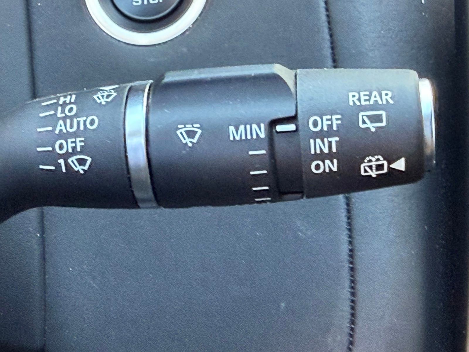 Used 2026 Land Rover Range Rover Velar Dynamic SE image 14