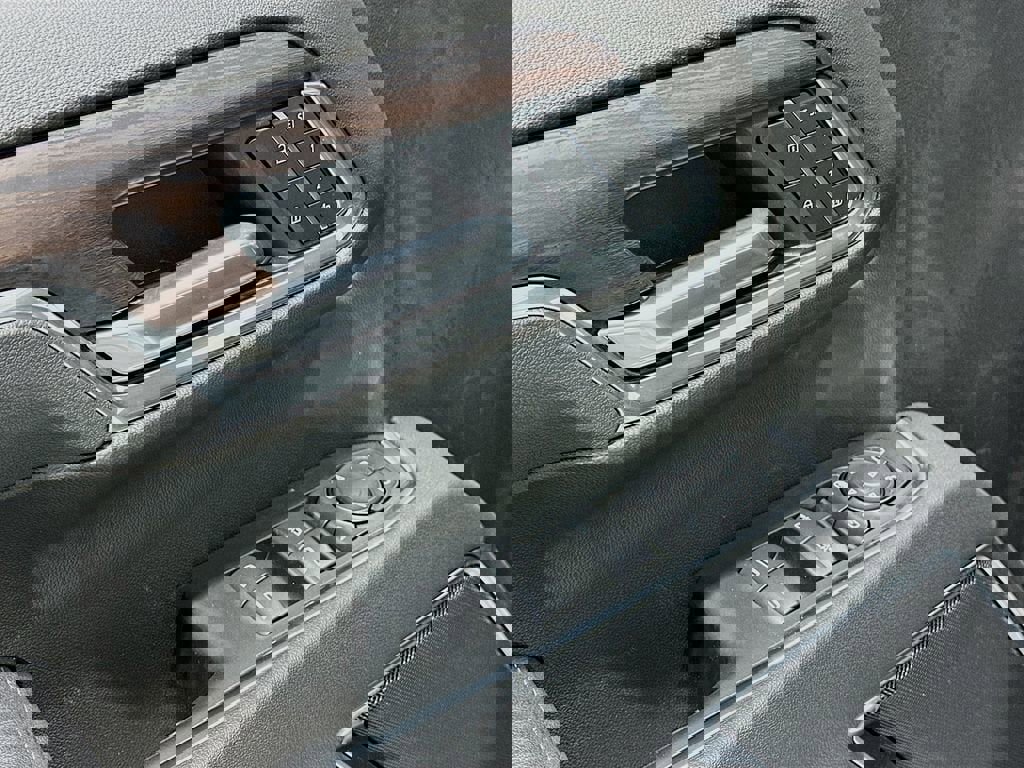 New 2026 GMC Sierra 1500 SLT image 21