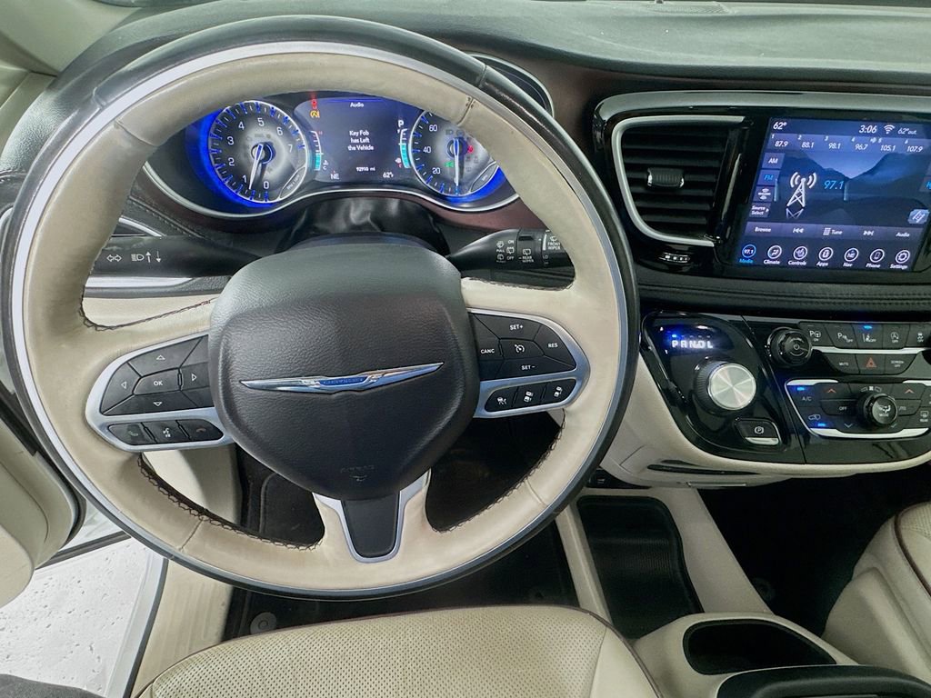 Used 2019 Chrysler Pacifica Limited w/ Tire & Wheel Group image 11