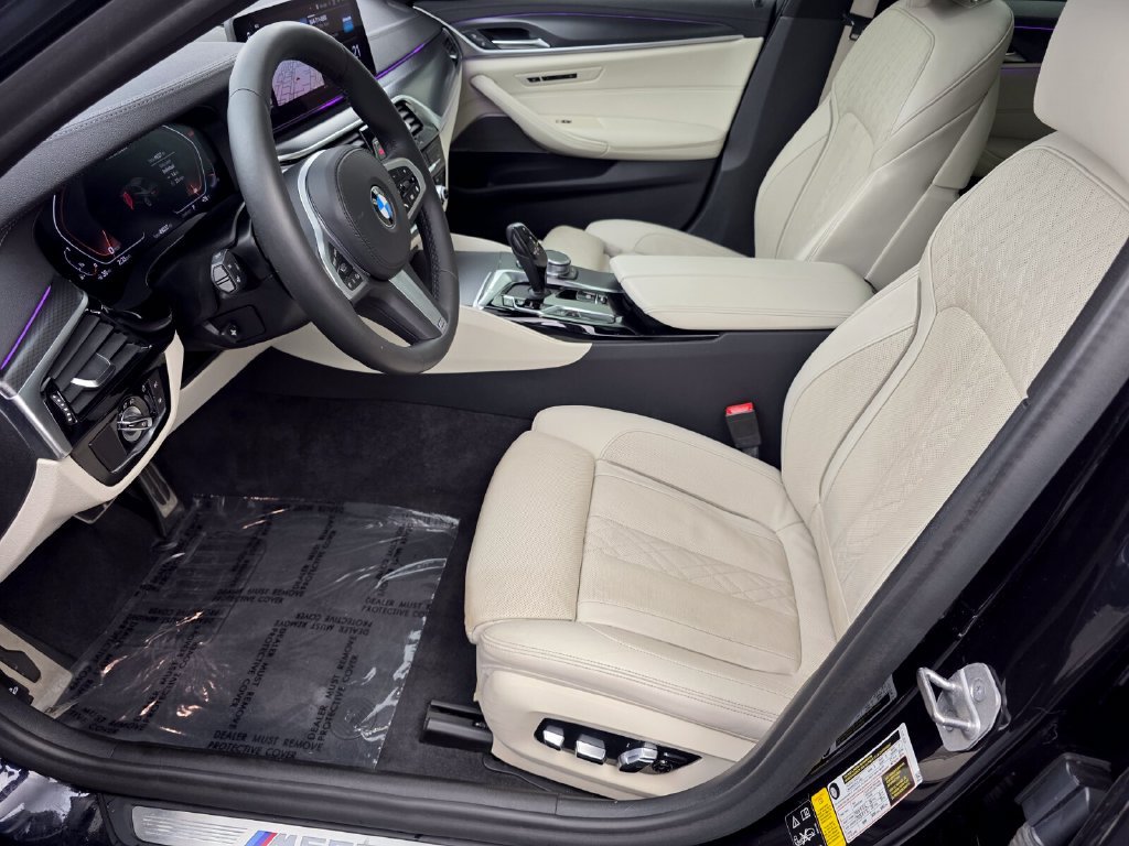 Used 2021 BMW M550i xDrive w/ Premium Package AWD/4WD image 9