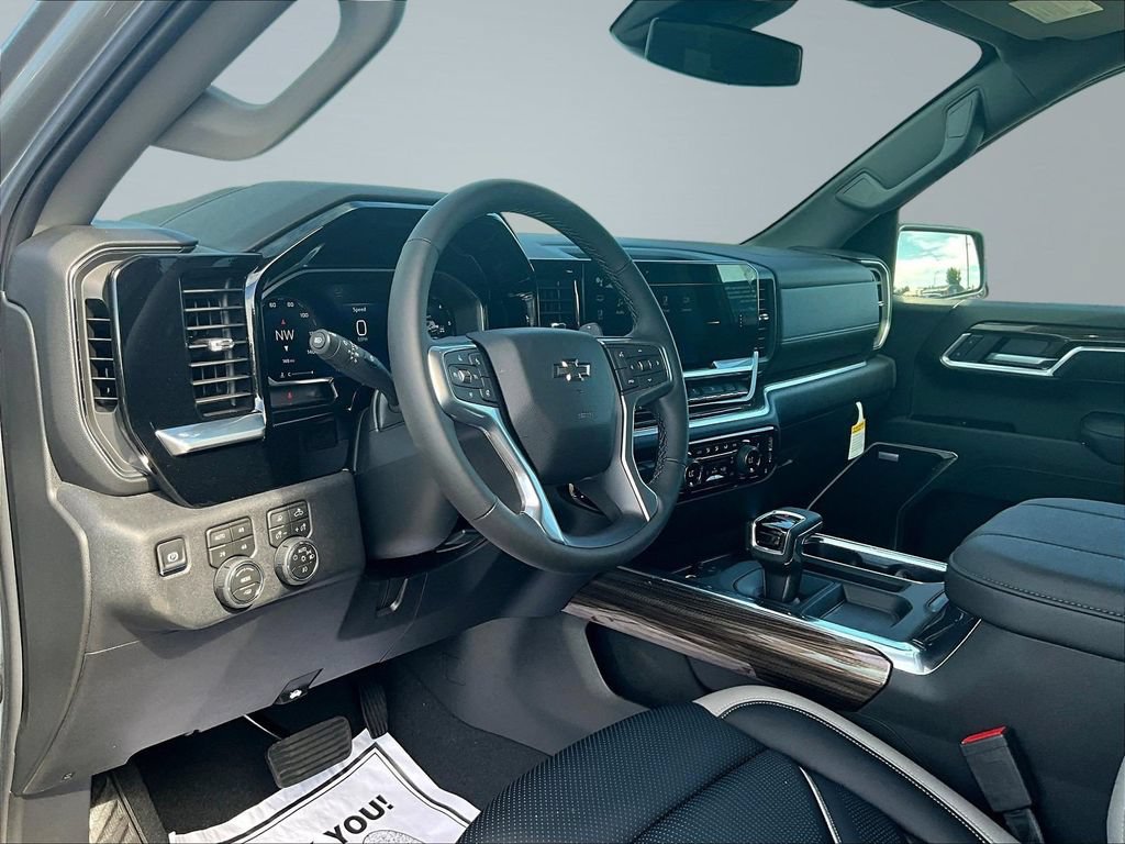 New 2026 Chevrolet Silverado 1500 RST w/ Dark Appearance Package AWD/4WD image 18
