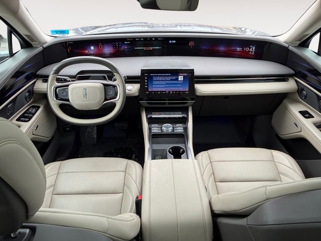 Used 2025 Lincoln Nautilus Premier w/ Equipment Group 102A image 12